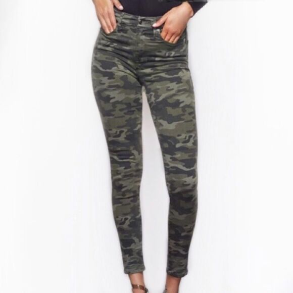 GOOD AMERICAN Good Waist Camo Skinny Jeans! - Picture 8 of 8